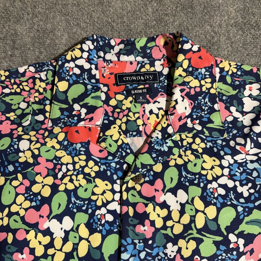 Crown & Ivy Shirt Mens Small Blue Button Front Short Sleeve Lightweight